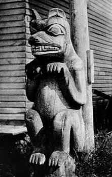 Haida bear totem