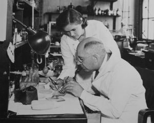 Frances Oldham Kelsey in lab